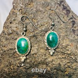 Hand Made 925 Sterling Silver Pair of Earrings With Emerald Stone