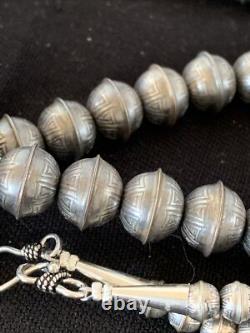 Hand Stamped Bench Navajo Pearls Graduated Sterling Silver Bead Necklace 36
