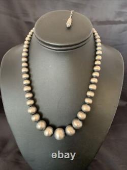 Navajo Pearls Graduated Sterling Silver Round Seamless Bead Necklace 21