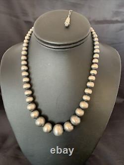 Navajo Pearls Graduated Sterling Silver Round Seamless Bead Necklace 24