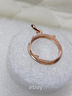 Round pendant made of 925 sterling silver with prong setting