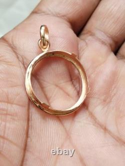 Round pendant made of 925 sterling silver with prong setting