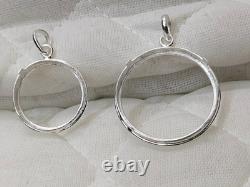 Round pendant made of 925 sterling silver with prong setting