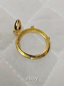 Round pendant made of 925 sterling silver with prong setting