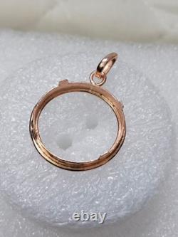 Round pendant made of 925 sterling silver with prong setting