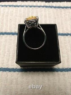 Size 9 Large Sterling Silver Ring made With Crystal From Swarovski (198)