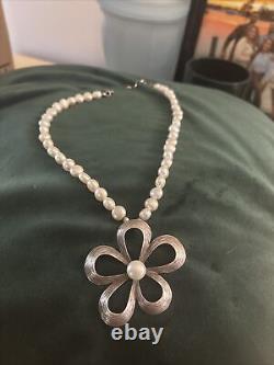 Sterling Silver Flower Pendant Pearl Necklace Made In Israel 12