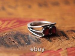Vintage Artisan Hand Made Sterling Silver Garnet Stone Ring 6.6 g Size 7.5