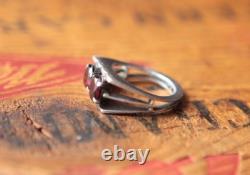 Vintage Artisan Hand Made Sterling Silver Garnet Stone Ring 6.6 g Size 7.5