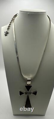 Vtg. Modern Hand Made Sterling Silver Formed Enamel Cross Pendant & 17 Necklace
