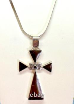 Vtg. Modern Hand Made Sterling Silver Formed Enamel Cross Pendant & 17 Necklace
