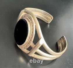 Well Made 925 Sterling Silver And Onyx Cuff Bracelet